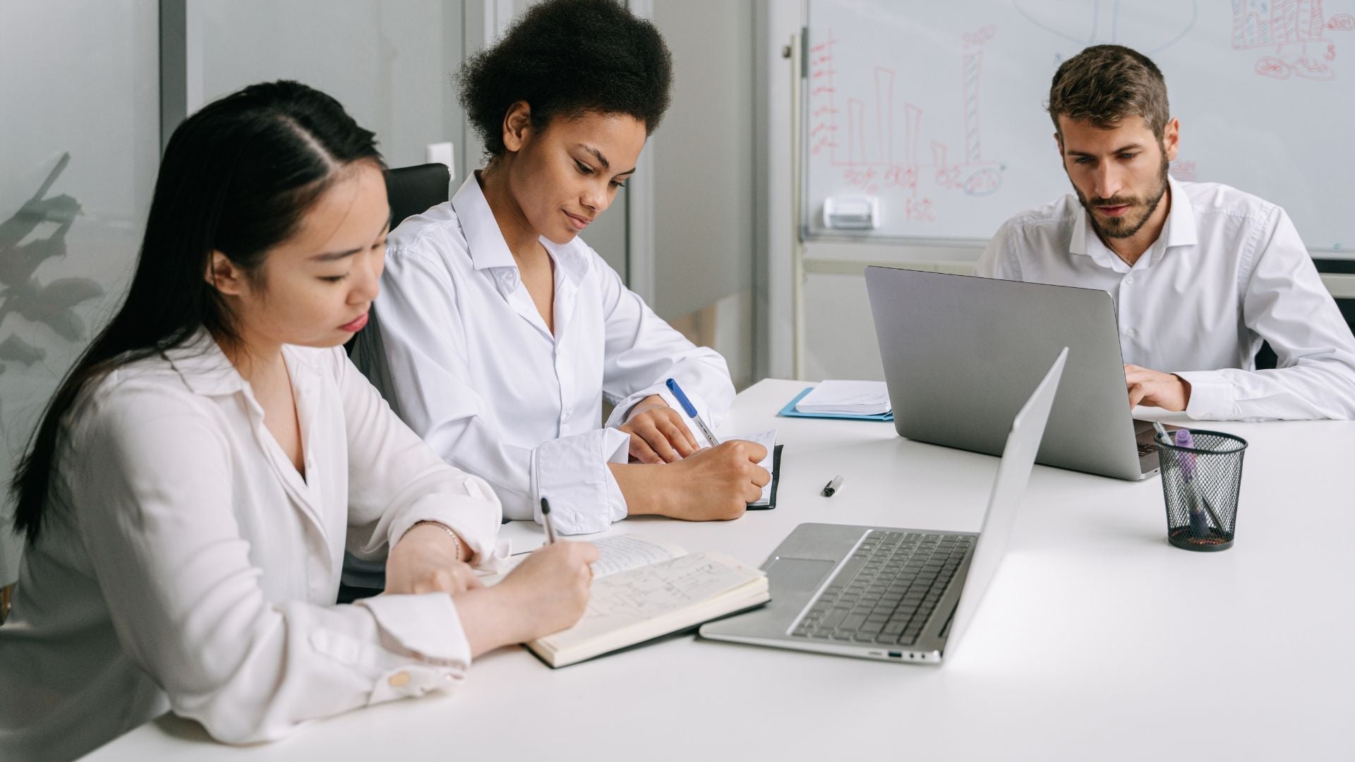 The Rise of “Brain Hacking” in Corporate America: Why Employees Turn to Nootropics for Performance